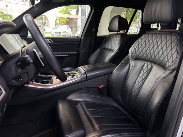 BMW X5 40i M — изображение 21