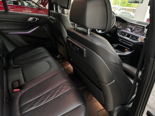 BMW X5 40i M — изображение 24