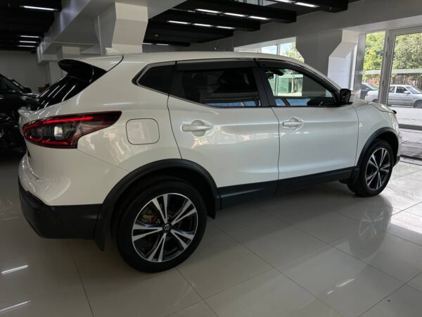 Nissan Qashqai 2.0 CVT — изображение 10