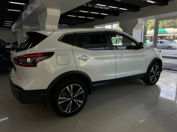 Nissan Qashqai 2.0 CVT — изображение 8